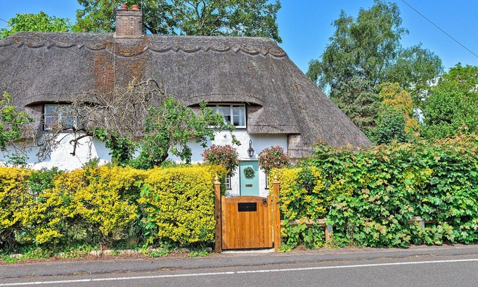 Roxton Cottage | Finest Retreats | Pemberley Cottage