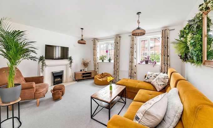 Stanley House | Finest Retreats | Rothwell Gardens