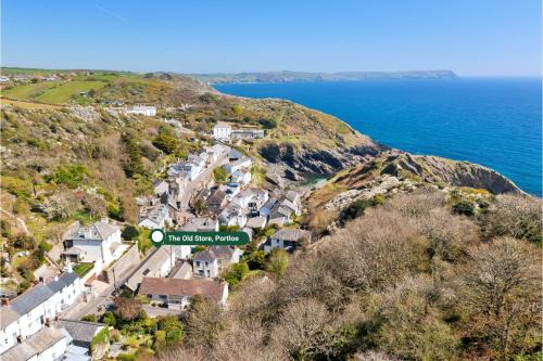 Portloe House | Finest Retreats - The Old Store