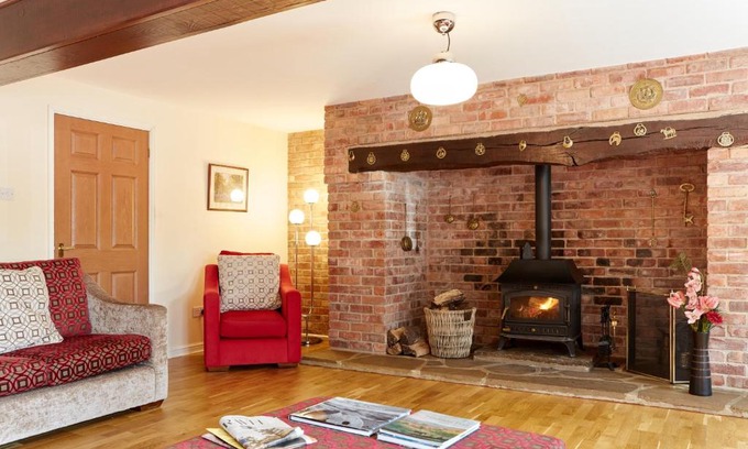 Dalbury Lees House | Finest Retreats - Willow Barn
