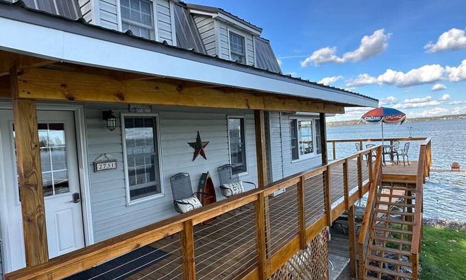 Seneca Falls Cottage | Finger Lakes Spectacular Cayuga Water Front Private & Super Clean! Best Location