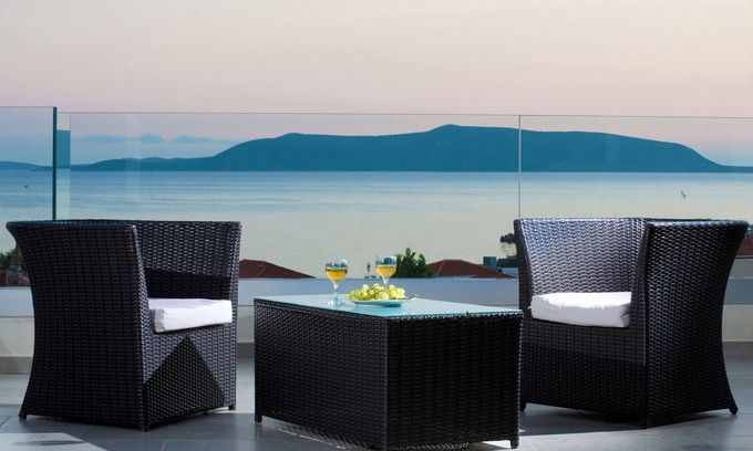 Foinikounta Apartment | Finikounda ~ Light & Airy Studio Apartment