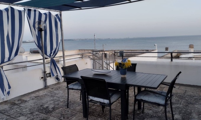 Lido Conchiglie House | FINISHED APARTMENT WITH SEA VIEW TERRACE