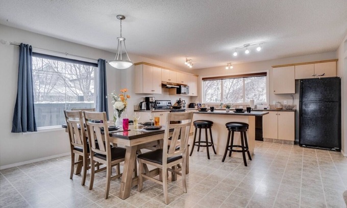 Southwest Edmonton House | Finn - 3 bedroom, AC, Large Kitchen, Garage & BBQ