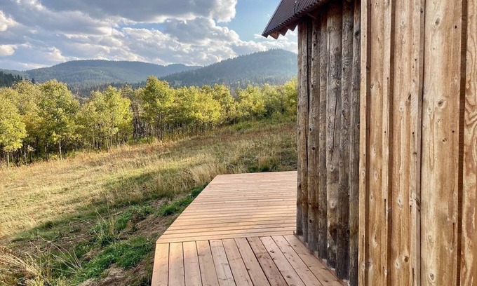 Division No. 3 Cabin | Finnish Off-Grid Cabin in the Foothills
