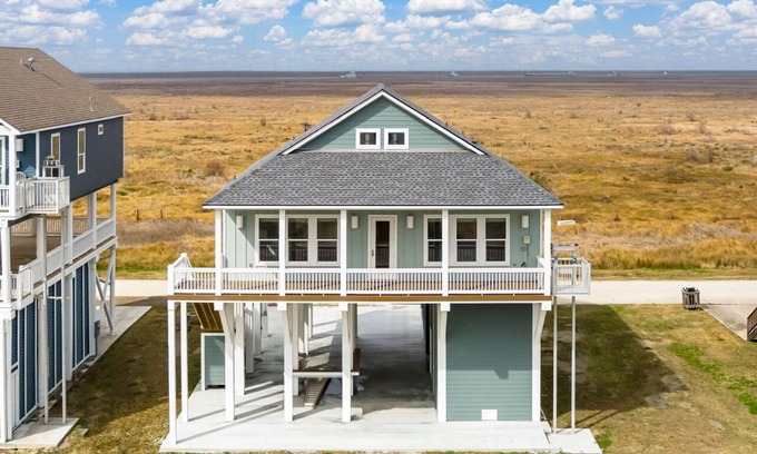 Port Bolivar House | Fins & Feathers! Ocean view and just so pretty!