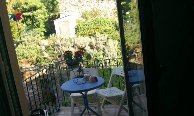 Levanto Apartment | FIORE D'ARANCIO romantic flat - Levanto center,near beach ,shoops and railway