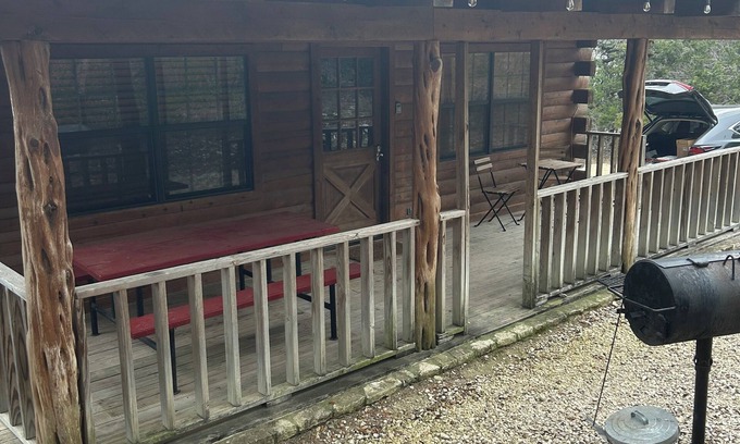 Concan Cabin | "Fir Deer Life" 2-bedroom 1 bath cabin 2 in cool Concan with WiFi, AC
