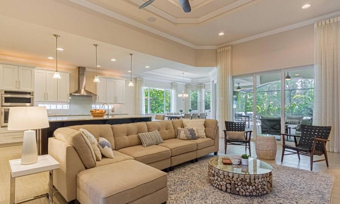Naples House | Firano- Martino Circle