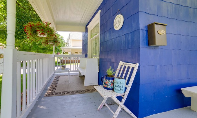 Adrian Cottage | Fire Pit, BBQ & Yard: Family Home in Adrian