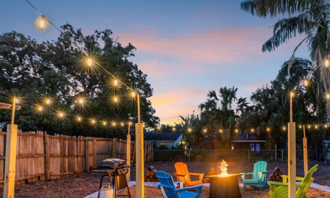 College Park House | Fire Pit + Grill + 2MI to DT + Long Term Stays!
