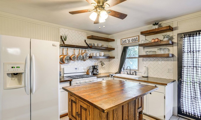 San Angelo House | Fire Pit & Small-Town Charm: San Angelo Getaway!