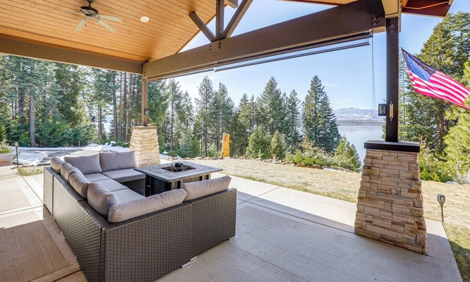 Lake Almanor Country Club House | Fire Pit + Views: Serene Lake Almanor Retreat