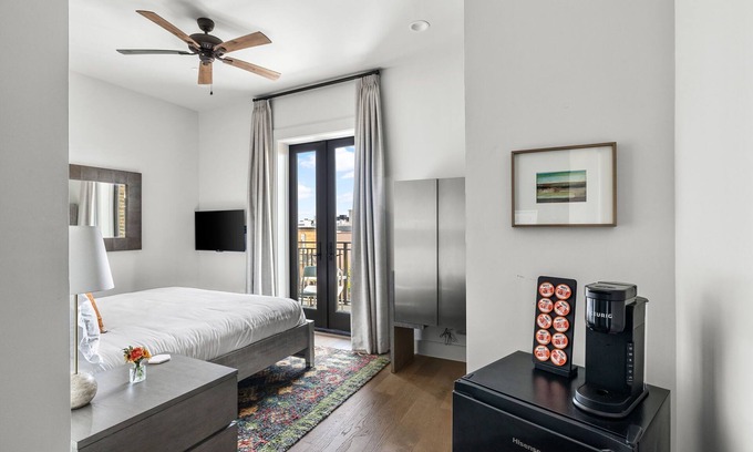 Cannonborough Elliotborough Condo | Fire Tower | Charming Downtown Charleston Studio!