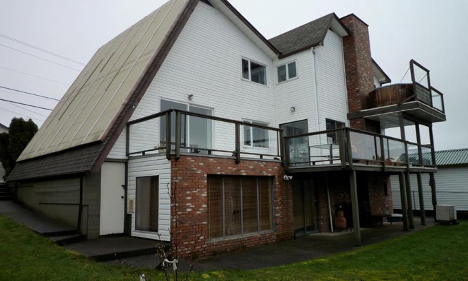 Campbell River Bed & Breakfast | Fireflies Bed & Breakfast