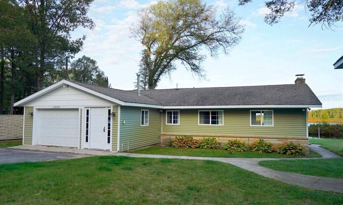 Lewiston House | Firefly Cottage Summa