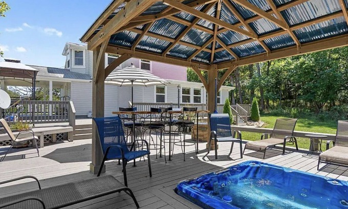 Luray Other | Firefly Farmhouse~Peaceful Retreat ~ Fire Pit+Hot Tub+Pets+Games on 2 Acres