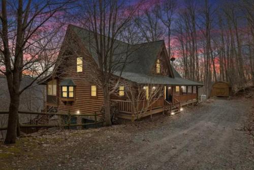 Bryson City House | Firefly Lodge, hot tub, games, mountain views