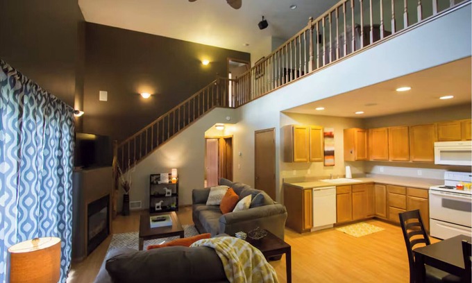Sioux Falls Apartment | Fireplace|2Bed2Bath|LoftLivingArea|Garage