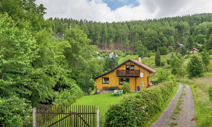 Steinbach-Hallenberg House | Fireplace Stay with Views