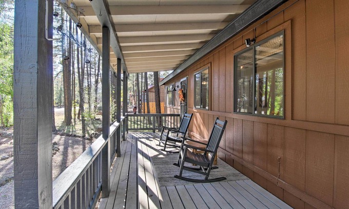 Pinetop Cabin | Fireplace, Deck & Grill: Pinetop Cabin Rental!