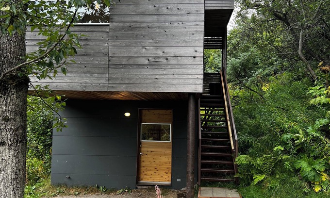 Homer Cabin | Fireweed Hollow Junior - Cozy and cute modern cabin