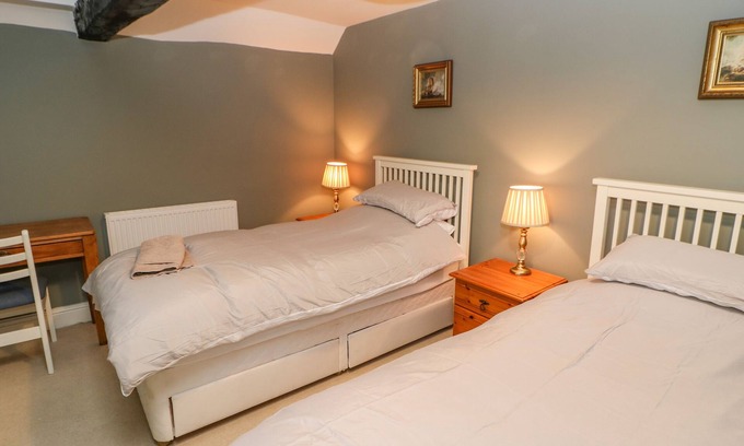Bedale Cottage | FIRKIN COTTAGE, pet friendly, character holiday cottage in Bedale