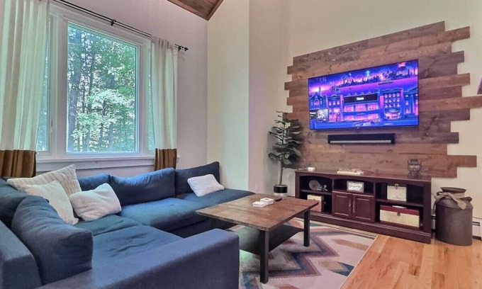 Killington House | First Chair Chalet- Hot Tub, Fire Pit, Bike Storage