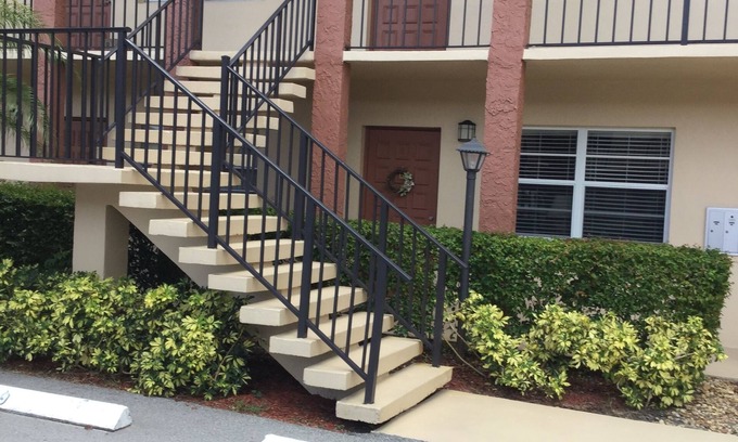 Stuart Condo | First floor condo 55+ community, not pets and a 90 day minimum stay, no smoking