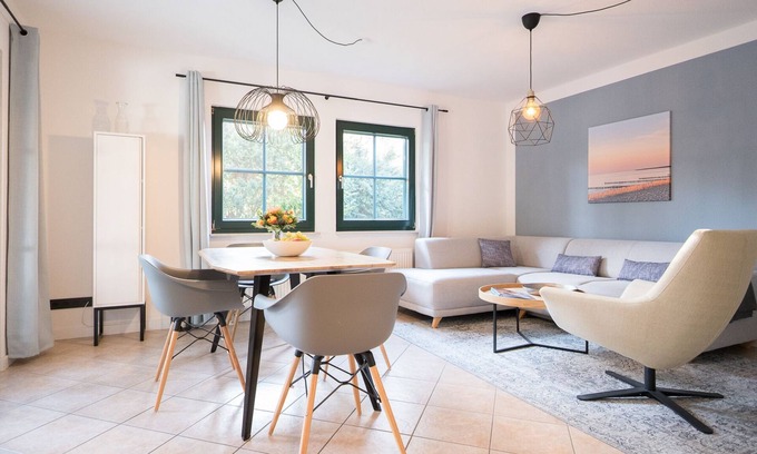 Neuhaus Apartment | First floor apartment Lee West 2.1