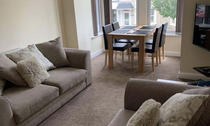 Llandudno Apartment | First floor, recently renovated central Llandudno apartment
