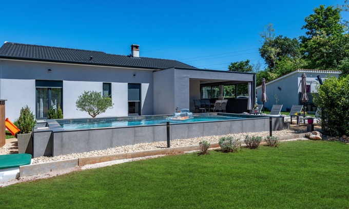 Santalezi Villa | First floor villa with pool, surrounded by greenery