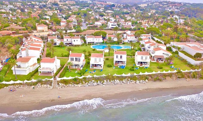 Urbanizacion Marbessa House | First Line Dunas Beach