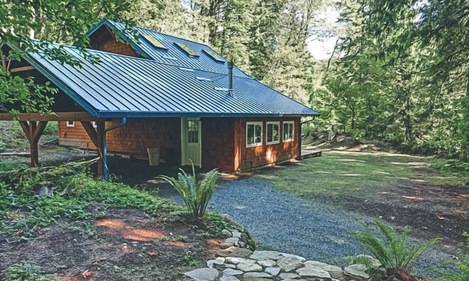 Rhododendron Cabin | Firwood Cabin - Quiet & serene romantic retreat, hot tub, Dogs Welcome