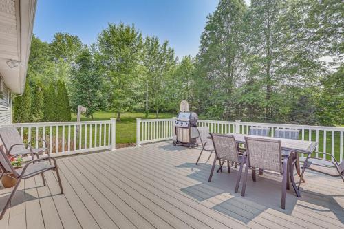 Navarre House | Fish, Hike and Golf Leisurely Navarre Home with Yard!