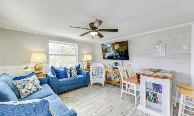 Anna Maria Apartment | Fish, Swim & Unwind: Anna Maria Apt Steps to Beach