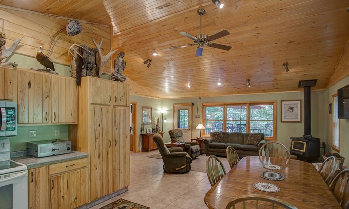 Hayward House | Fish The Famous Chippewa Flowage - Pontoon Rentals Available!