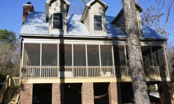 Guntersville Cabin | Fisherman's Dream. 2011 Cabin on Lake Guntersville