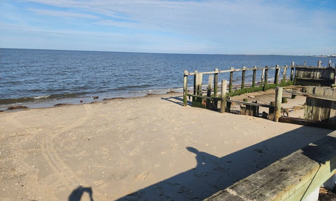 Fortescue House | Fisherman's Dream- Delaware Bay Waterfront- Dog and kid friendly- 3br/1b- wifi