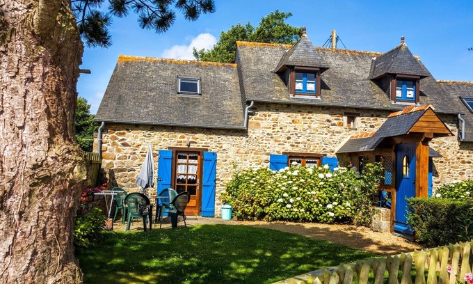 Pleumeur-Gautier House | Fisherman's house with garden, near Bréhat Paimpol Perros guirec