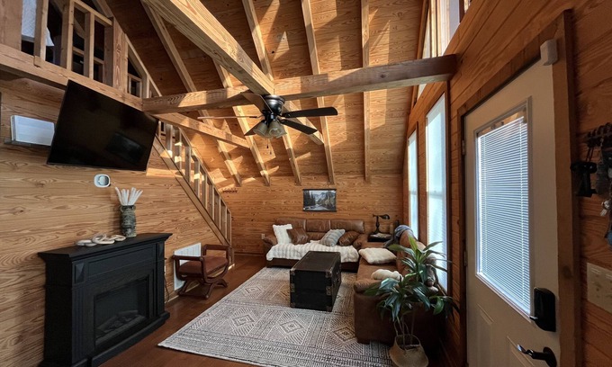 Counce Cabin | Fisherman's Paradise & Family Fun Cabin Just Minutes to PickwickLake & StatePark