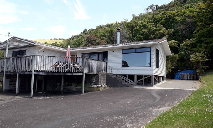Lake Tarawera House | Fisherman's Retreat on Lake Tarawera
