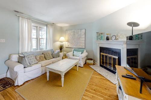 Caine Woods House | Fisherman's Village 16
