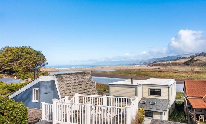 Salmon Creek Cabin | Fishermans Cottage-Magical Irish Fishing Cottage in Bodega Bay!Walk to Beach,