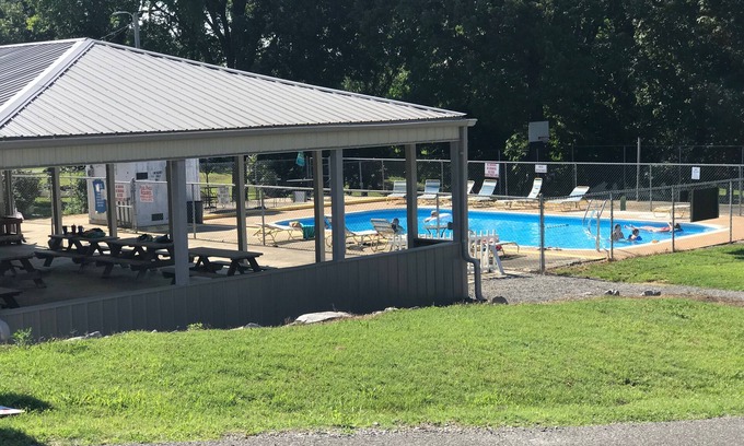 Hardin Apartment | Fishermen and families wanted!