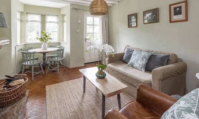 Monkton Combe Cottage | Fishermen's Retreat, character cottage near Bath