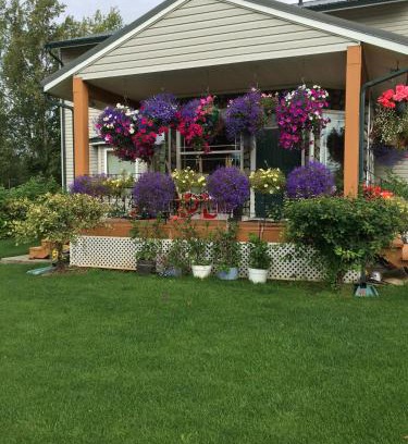 Farm Loop Bed & Breakfast | Fishhook Sunrise B&B