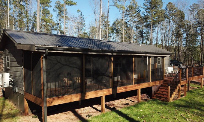 Seneca Cabin | Fishing Cabin - Keowee 2 bedrooms, 2 bathrooms - Fishing - Kayaking - Porch