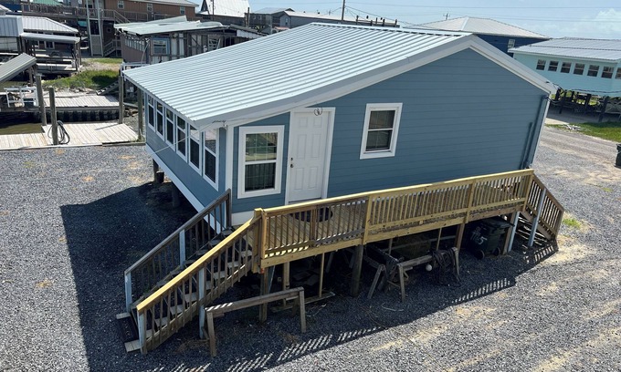 Chauvin Cabin | FISHING CAMP - Family/Pet friendly, 2B/1B sleeps 8, great location, AC, Wifi +