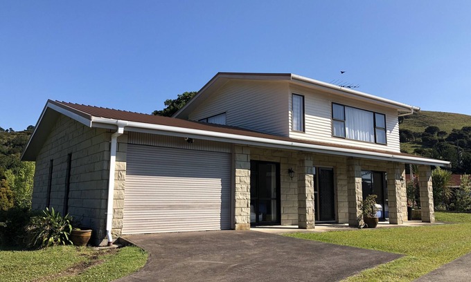 Te Kouma House | Fishing Family Retreat. Great location
